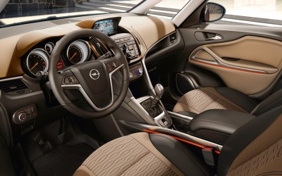 Opel-Zafira-Tourer-cockpit-2.jpg