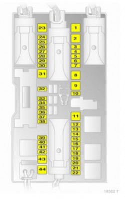 Opel-Zafira-Family-bezpieczniki-bagaznik-wersja-b.jpg