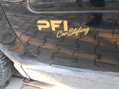 wlepa Sponsora na przednich drzwiach